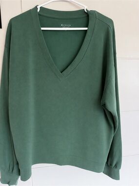 Athleta V-Neck Pullover oversized Sweatshirt in Green